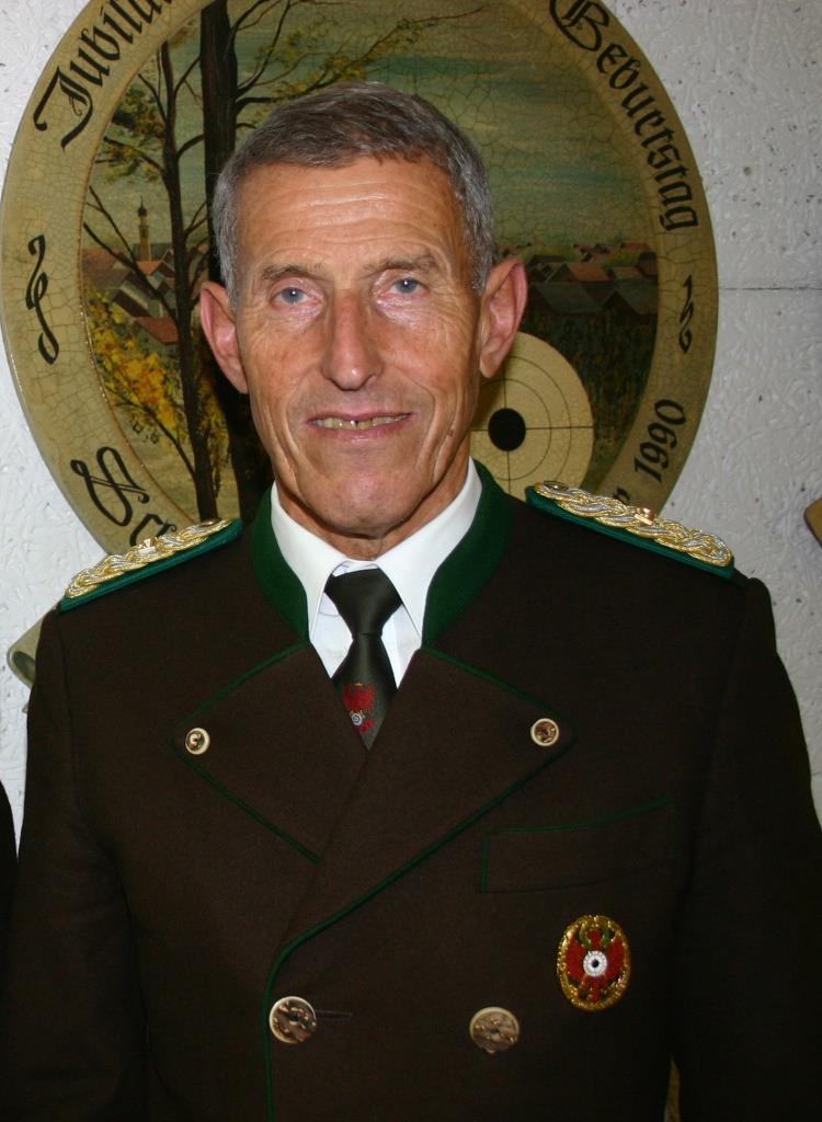 Ehrenbezirksoberschützenmeister Kurt Waldegger kompr